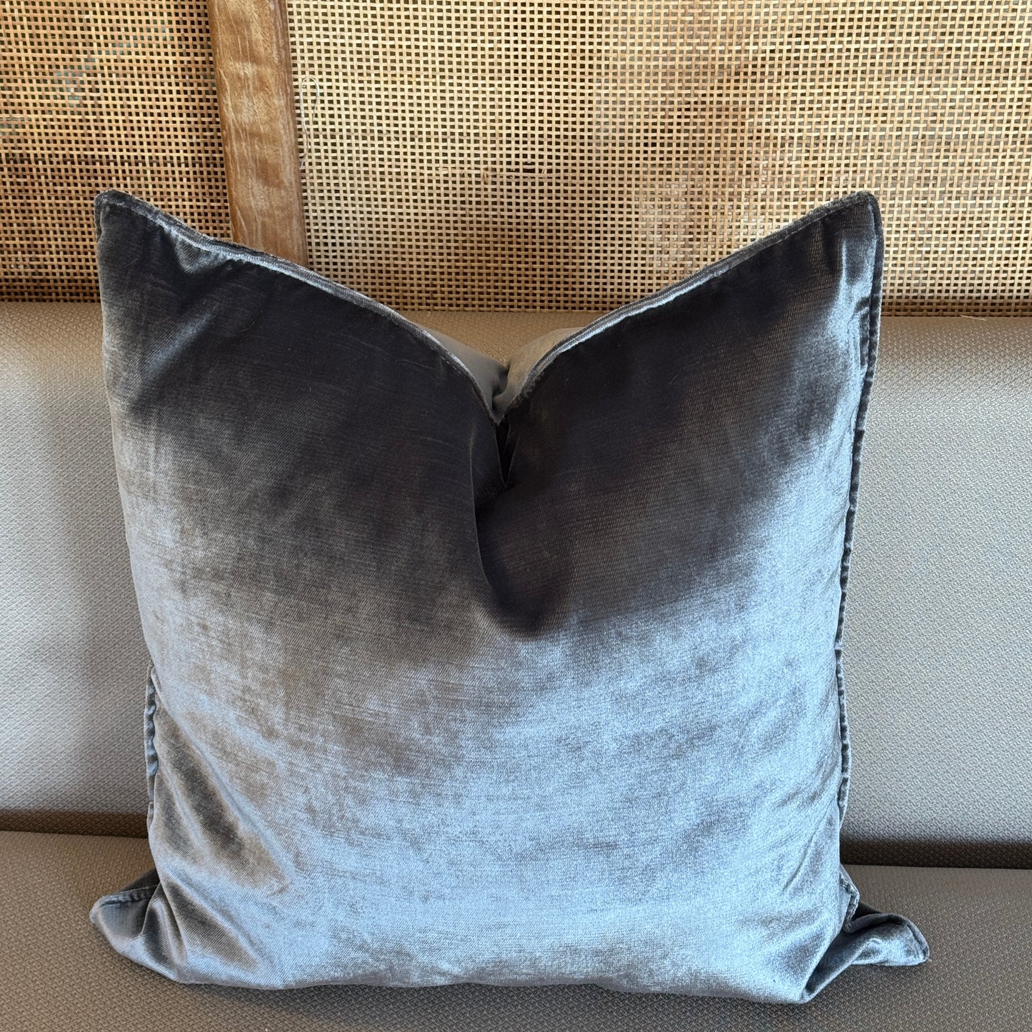 Coussin Velours Gris
