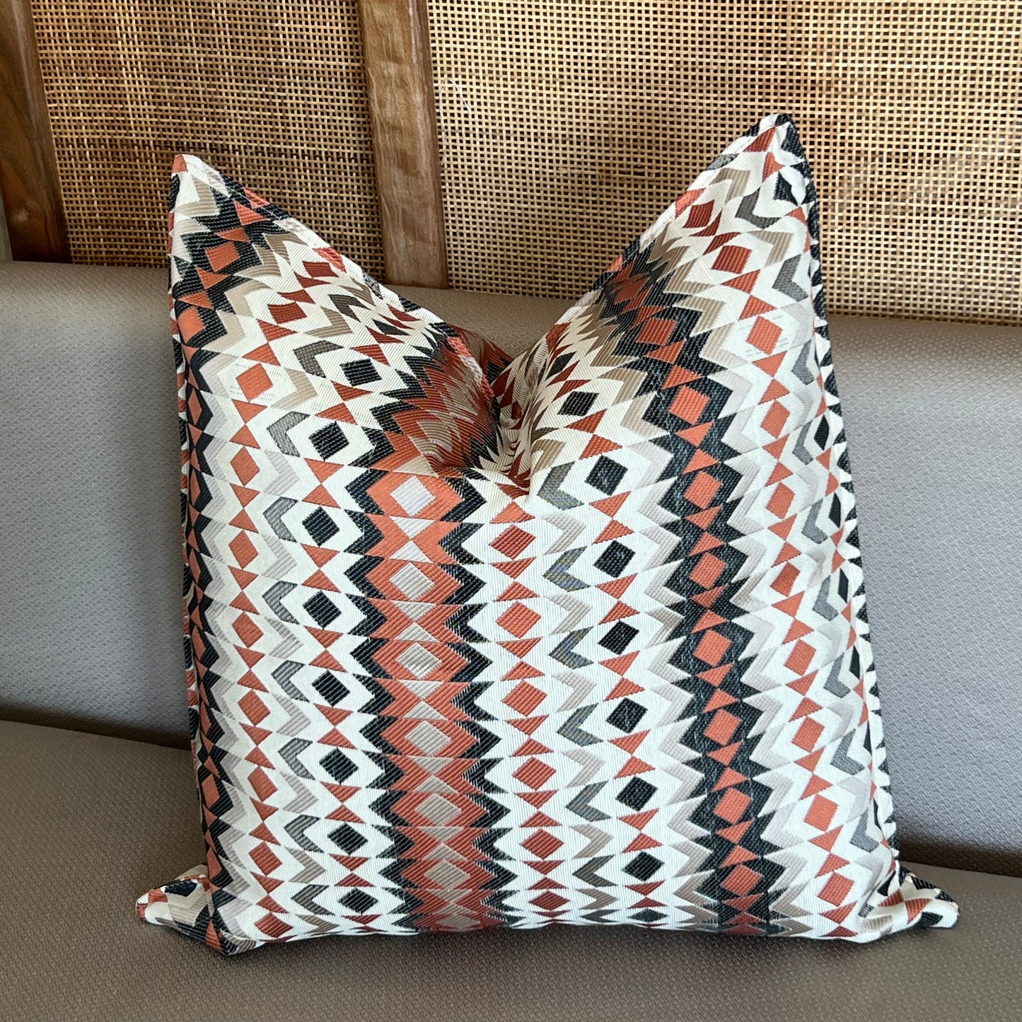 Coussin Graphique Tribal Chic