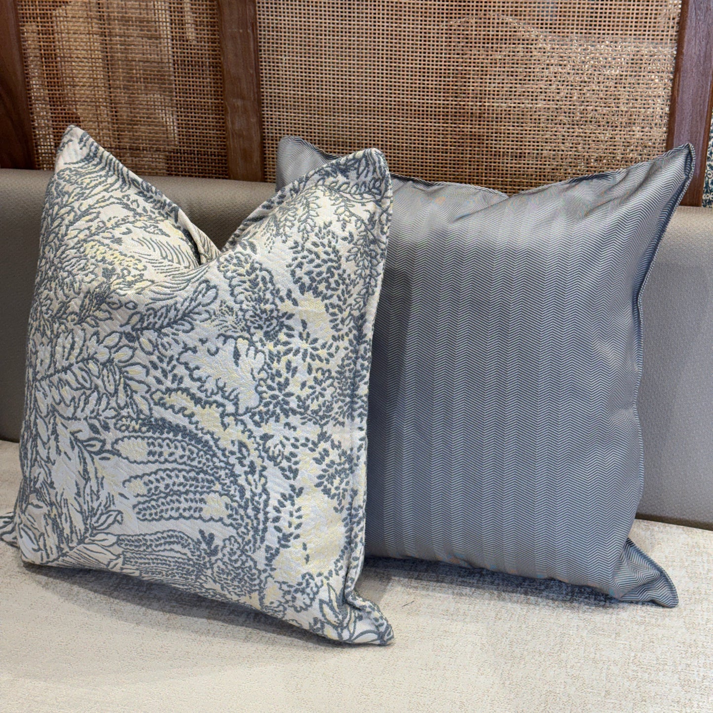 Decorative cushion in ethnic terry 50x50cm