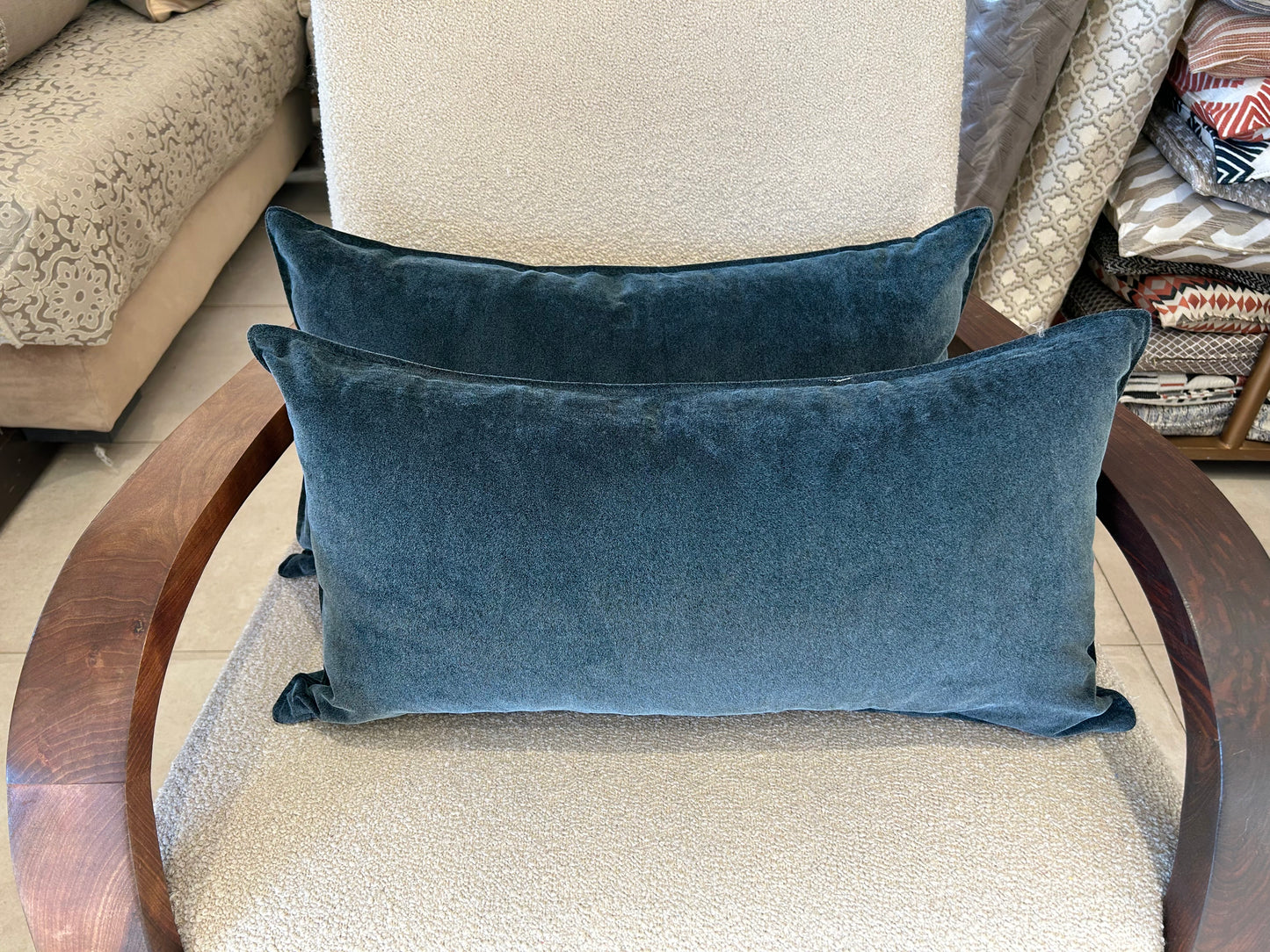 Lot de 2 Coussins en velour 64x32cm