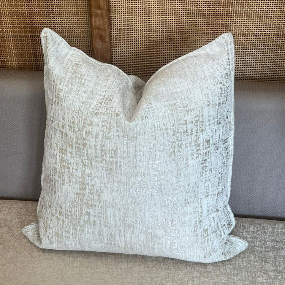 Coussin carré écru à effet texturé