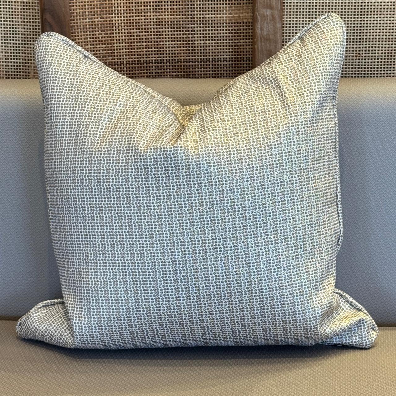 Decorative cushion with oriental pattern 50x50cm.