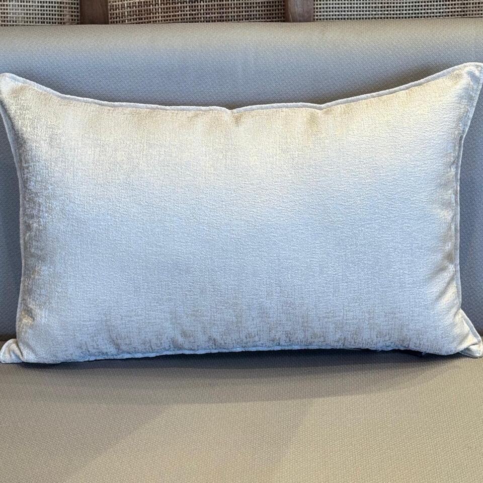 Coussin Rectangulaire Ivoire Lumineux 70x35 cm