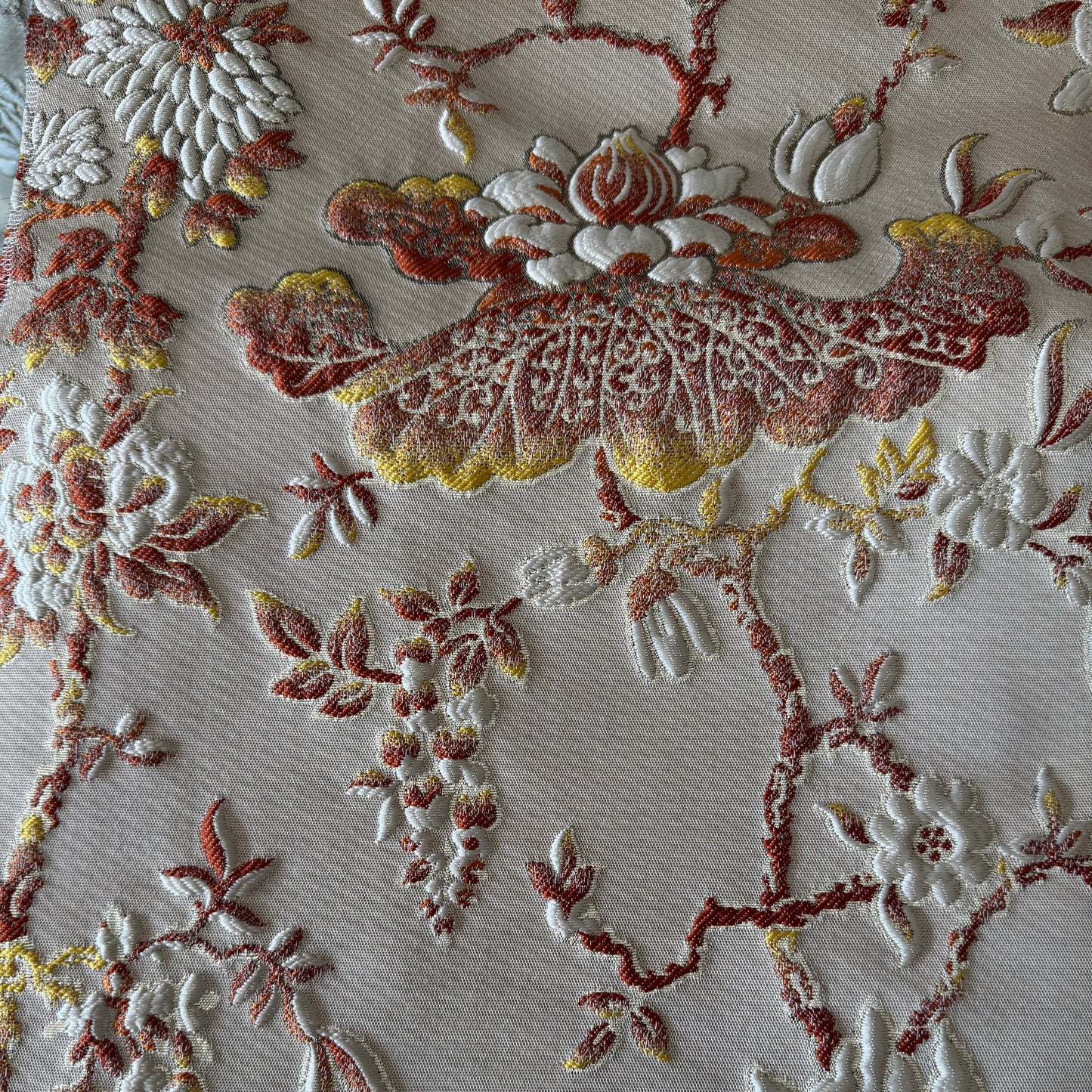 Tissu Fleur de Soie utilisé pour canapé ou coussins décoratifs élégants