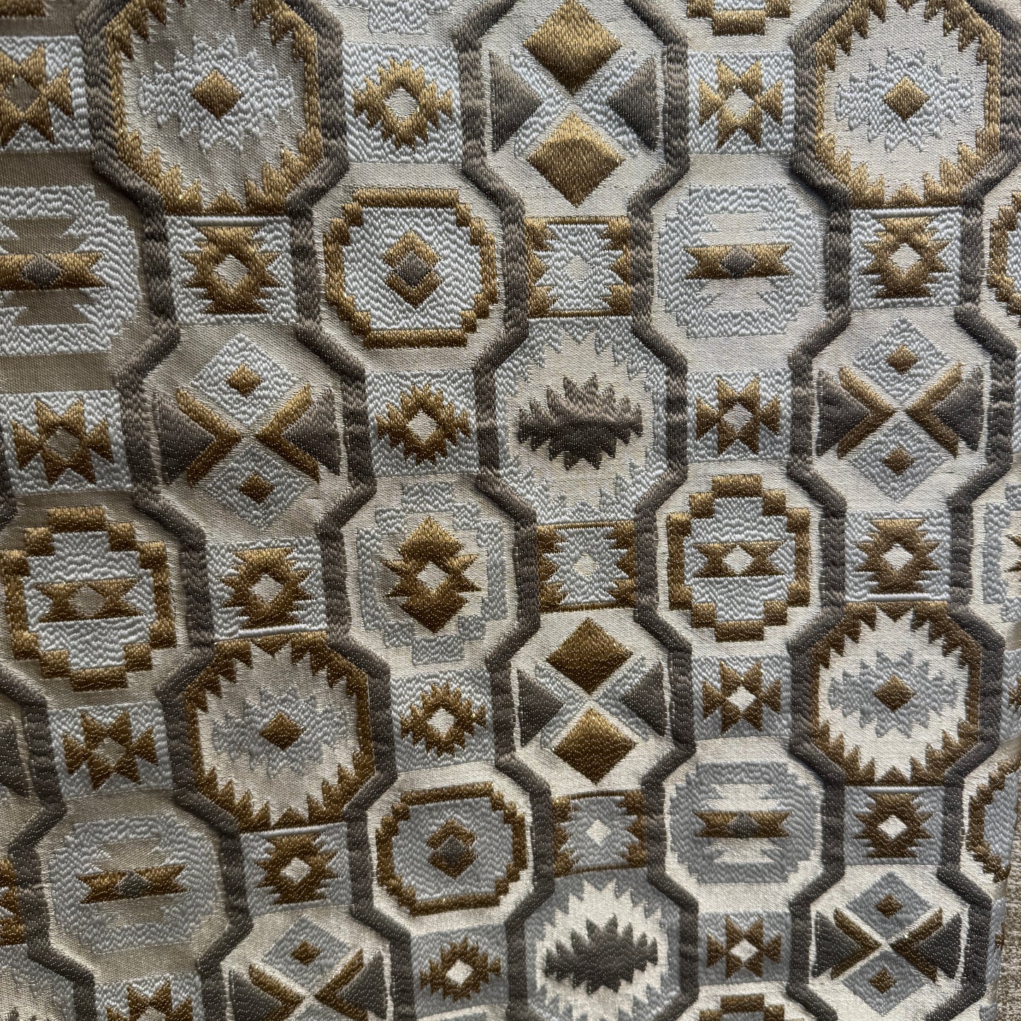 Tissu Oasis Graphique utilisé pour assise ou coussins décoratifs élégants