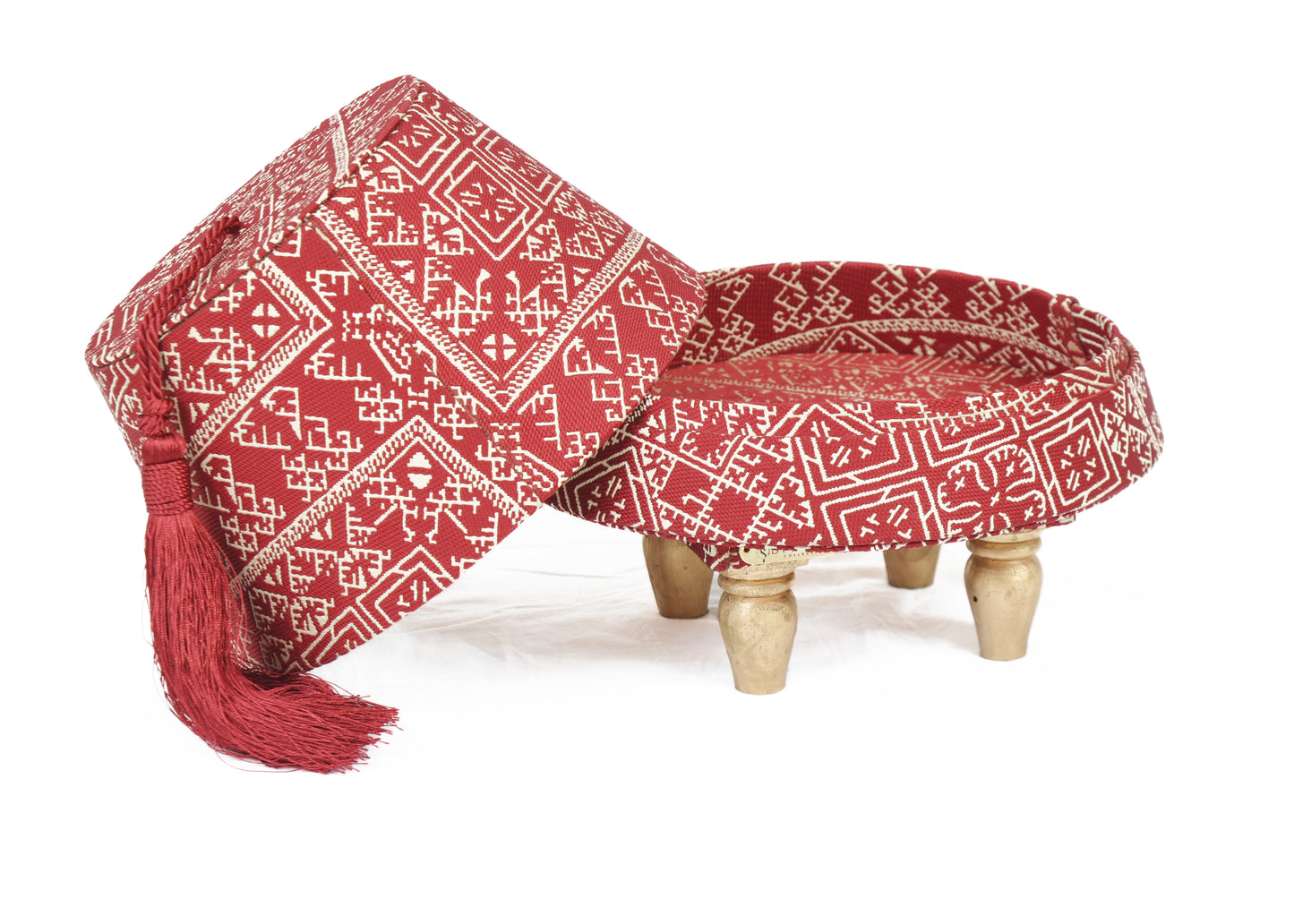 Tray with foot with hat (tarbouche)