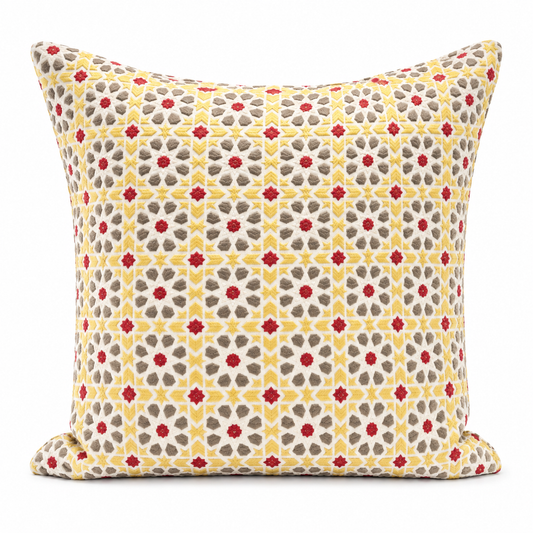 Coussin décoratif à motif zellij jaune et taupe 50x50cm