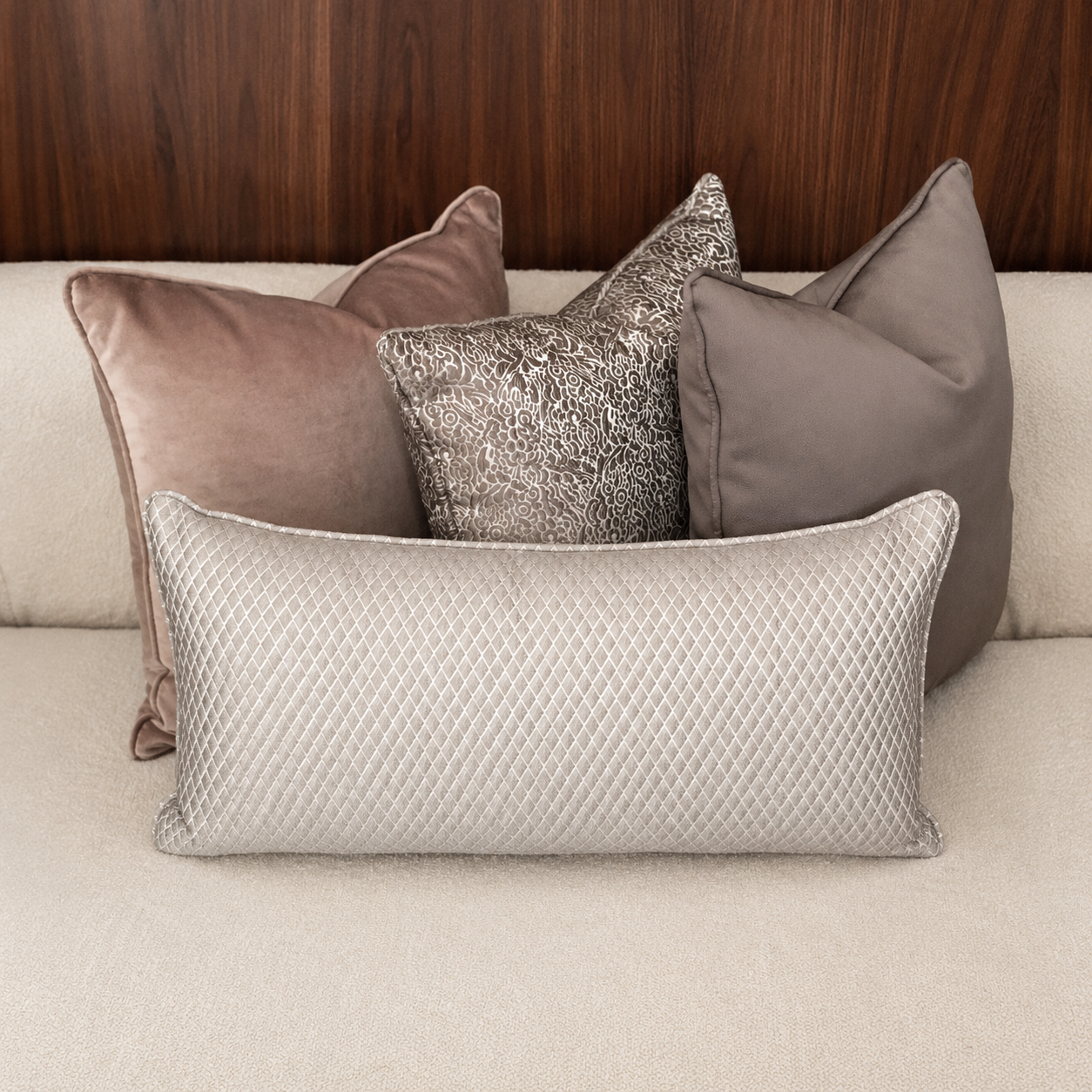 Cousssin rectangulaire décoratif taupe
