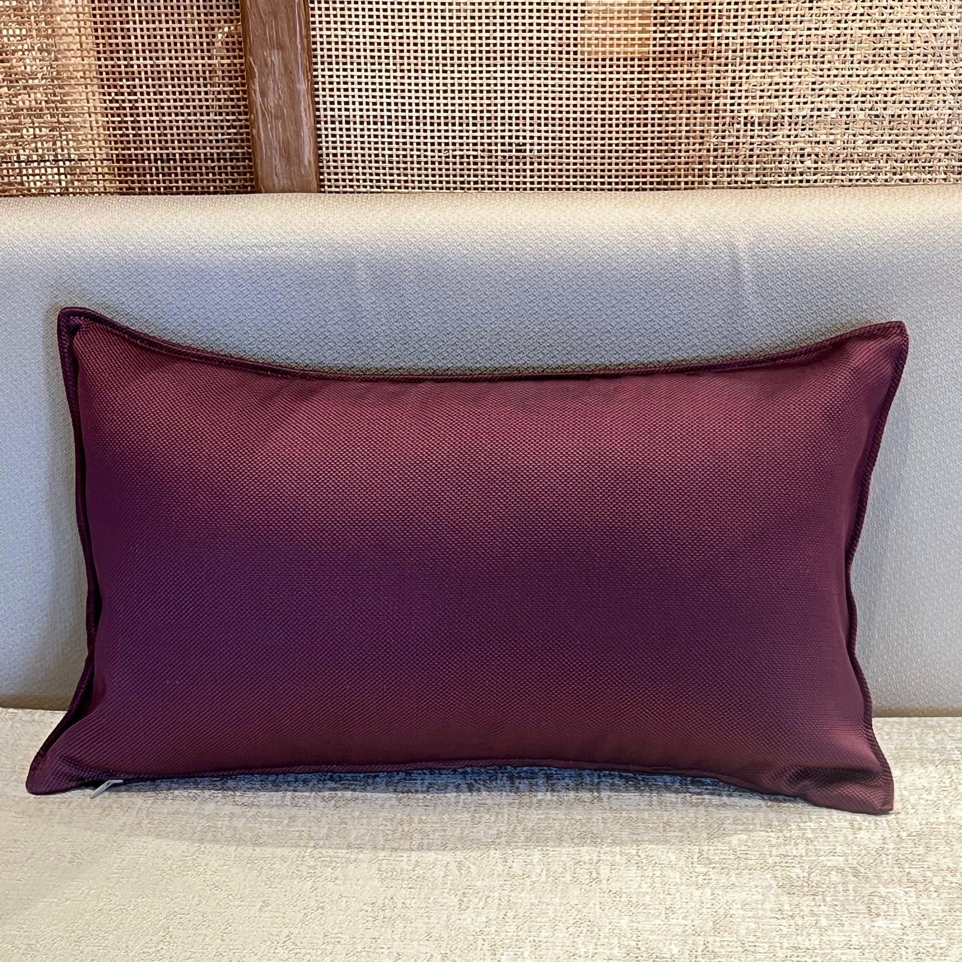 Coussin réctangulaire en toile burgundy