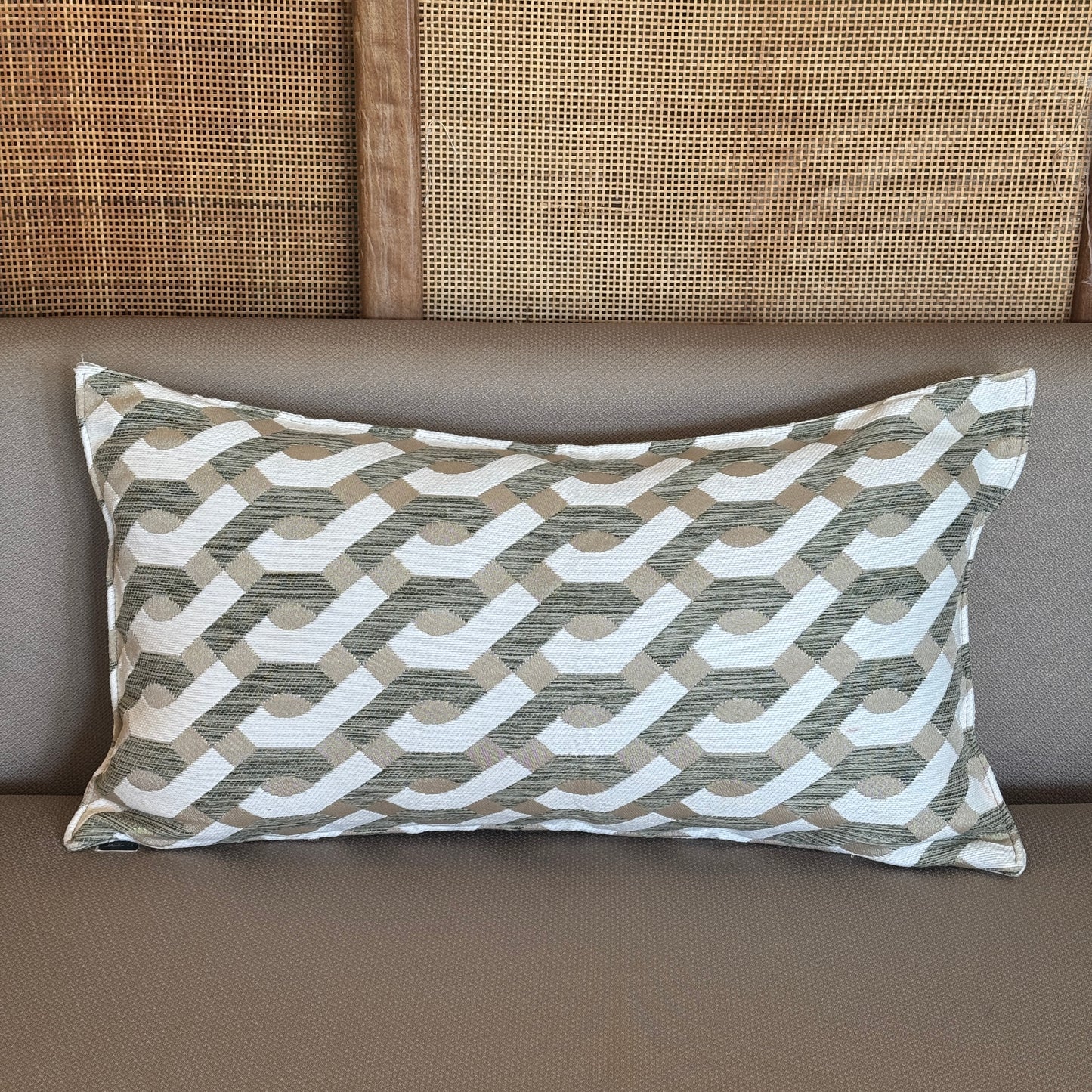 Coussin Rectangulaire Blanc et Vert à Motif Géométrique