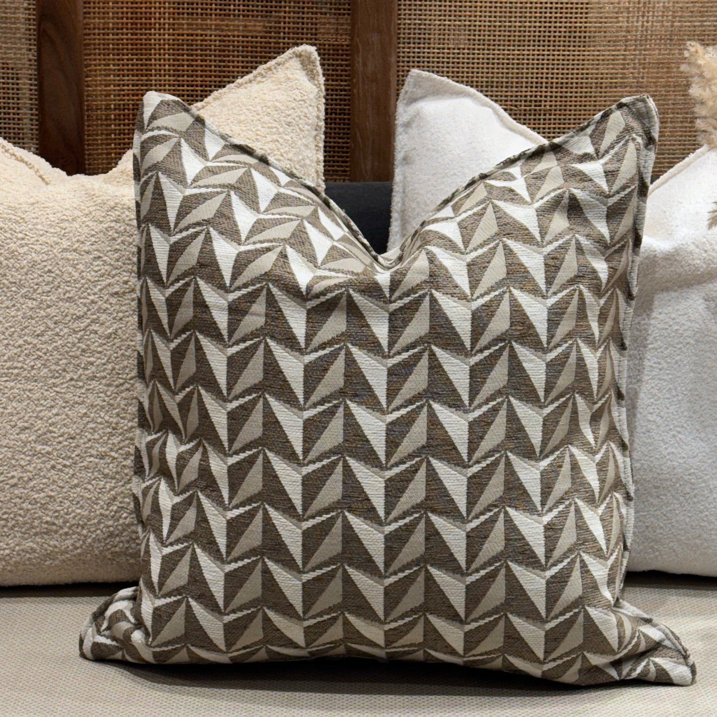 Coussin décoratif carré en chenille  50x50cm