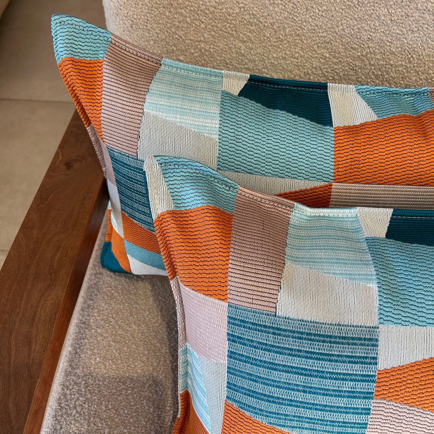 Lot de 2 Coussins à motifs géométriques 56x34cm