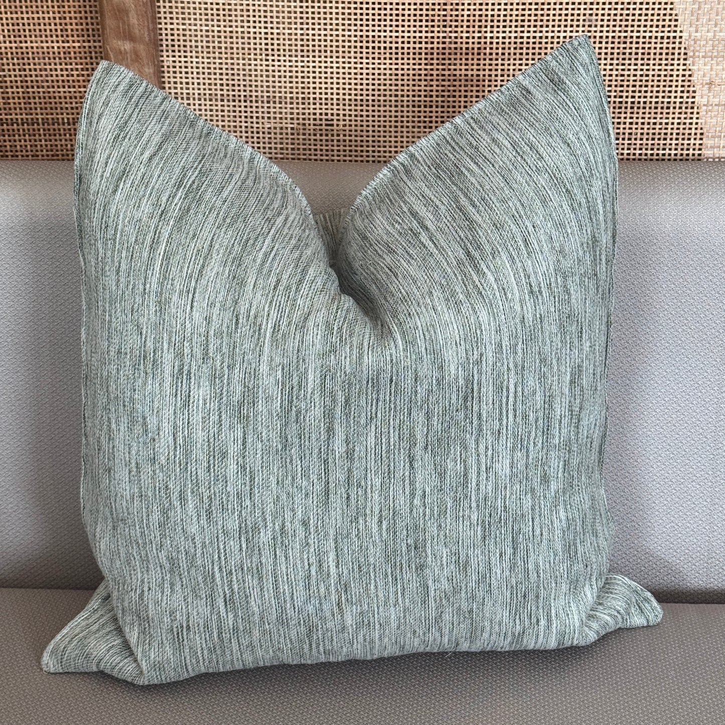 Decorative cushion with oriental pattern 50x50cm.