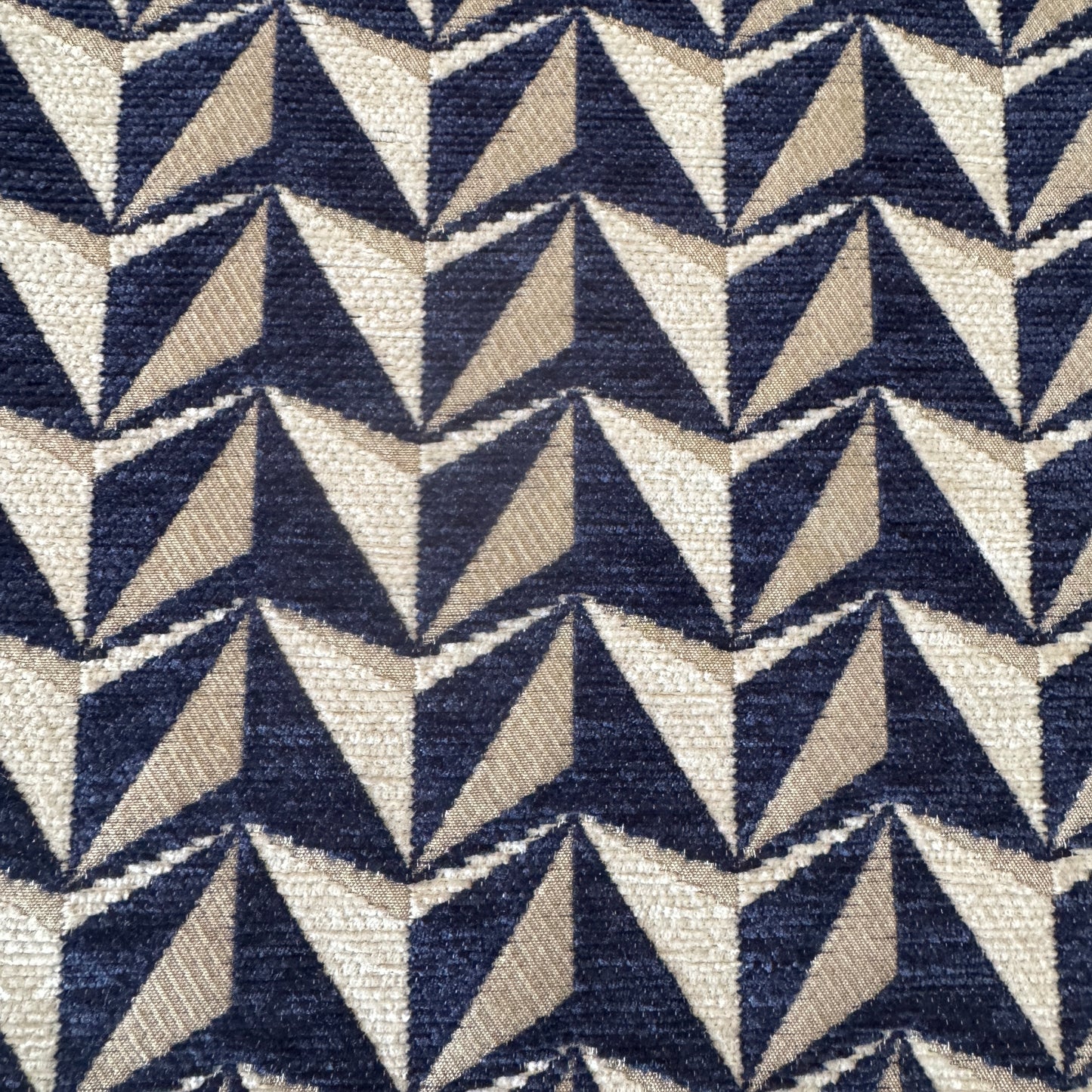 Tissu en chenille bleu idéale pour assise et coussin .