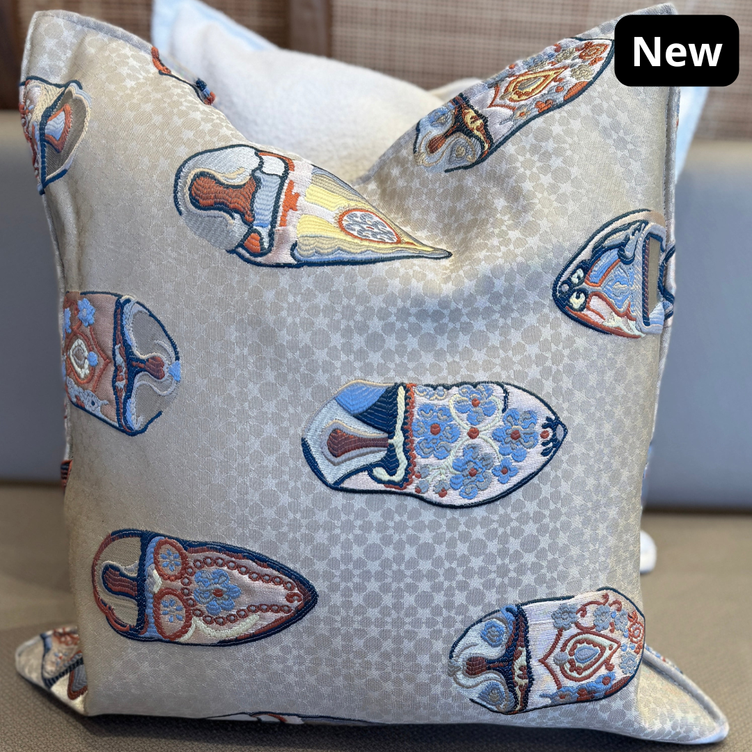 Coussin décoratif babouche royale bleue
