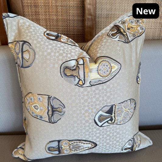 coussin décoraif roral babaouche grise