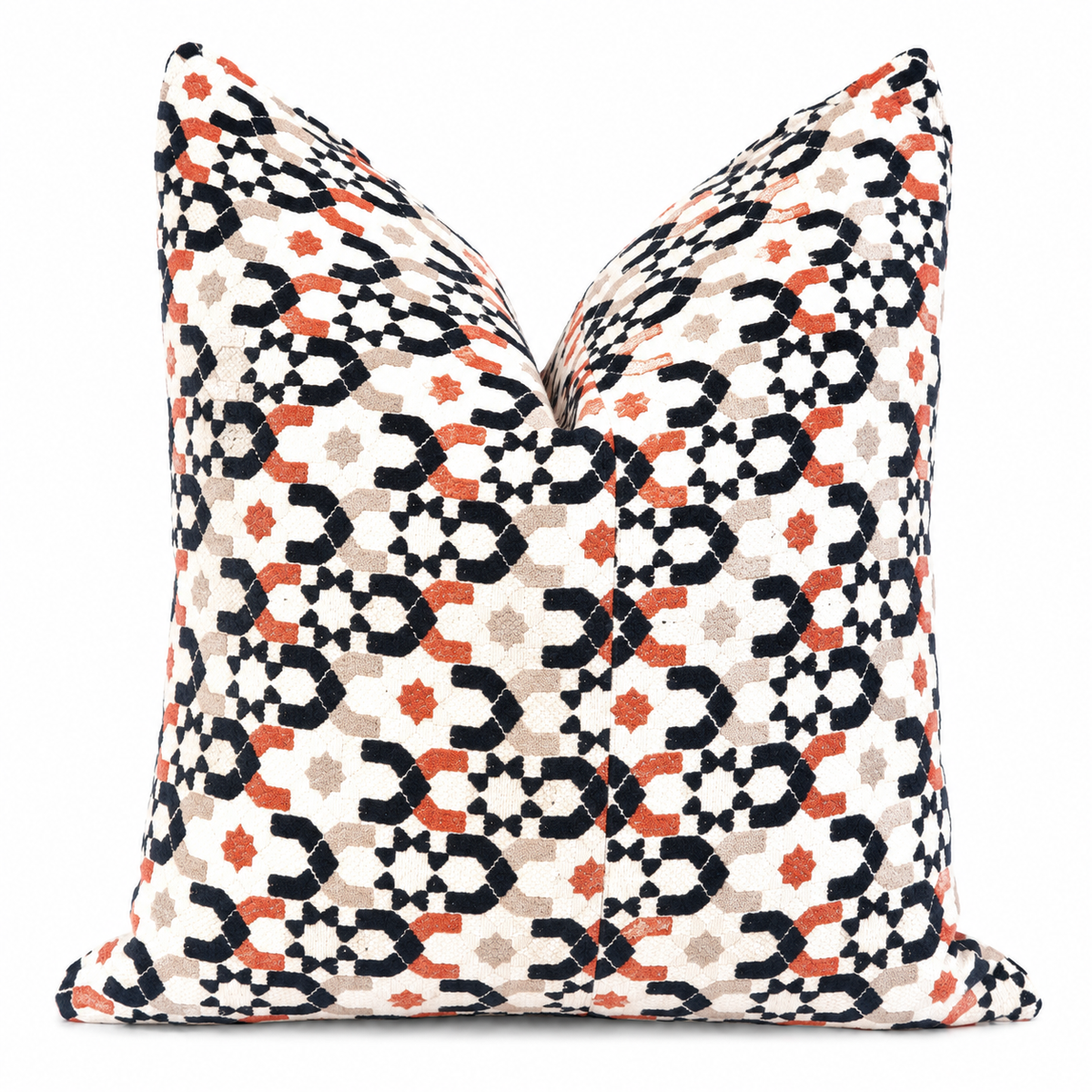 Coussin décoratif Néo Beldi noir, écru et terracotta avec motifs graphiques tissés, Collection Biyadi.