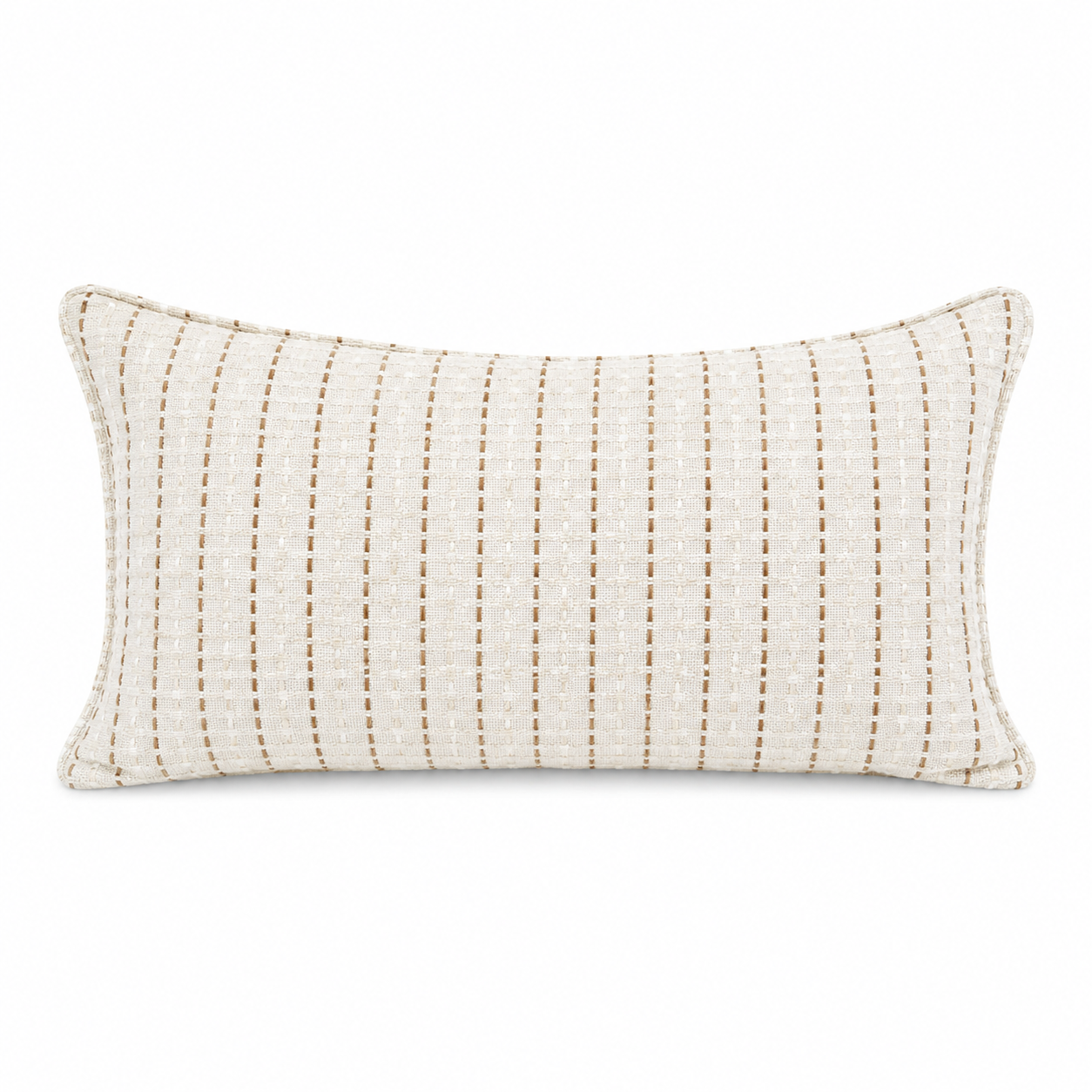 Coussin rectangulaire écru à fines rayures beiges en tissu tissé au Maroc, finition passepoil, idéal pour une décoration de salon contemporaine.