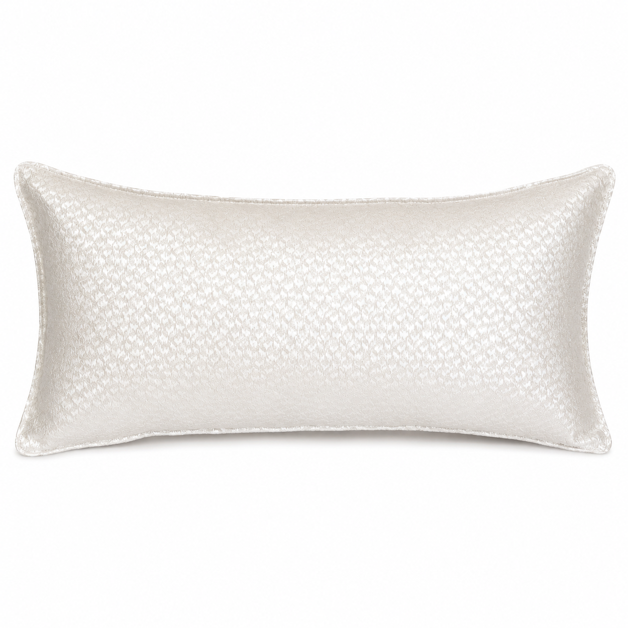 Coussin rectangulaire écru à motif discret, tissu élégant et raffiné