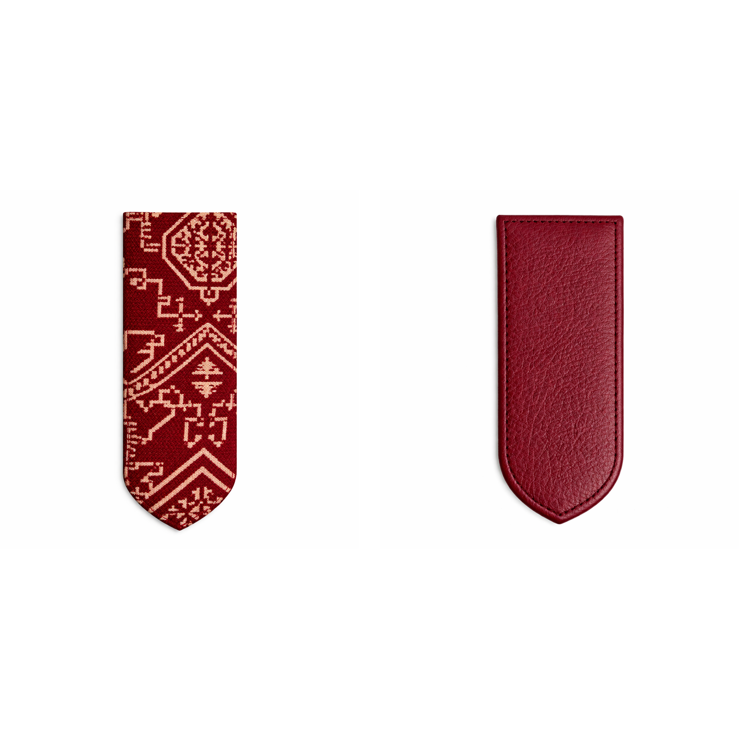 Marque-page réversible en tissu Tarz bordeau  à motifs géométriques et cuir bordeaux, présenté recto verso sur fond blanc.