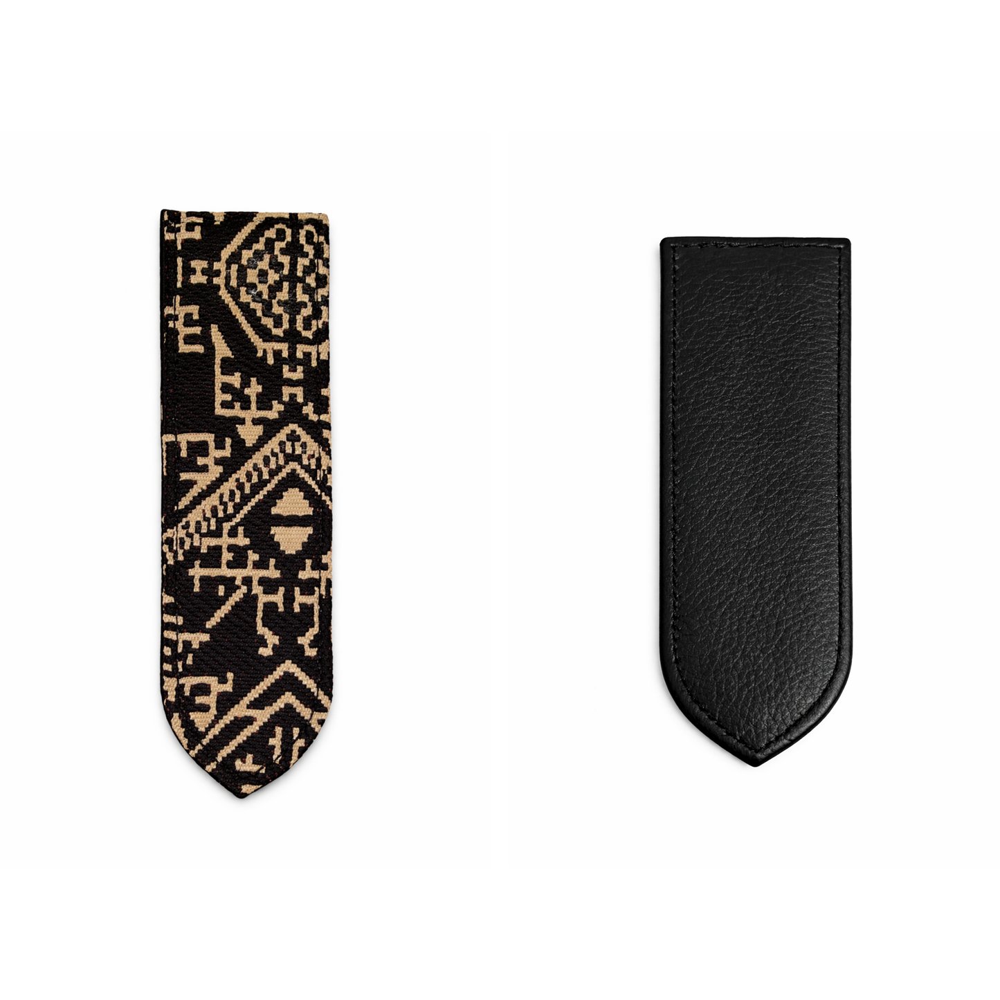 Marque-page réversible en tissu Tarz noir à motifs géométriques et cuir noir , présenté recto verso sur fond blanc.
