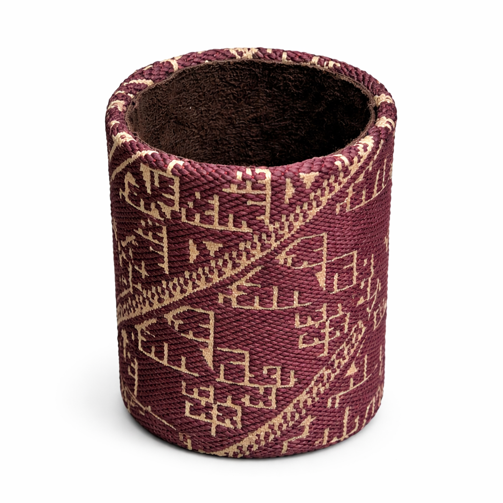 Pot à crayons burgundy en tissu Tarz à motifs géométriques écrus.