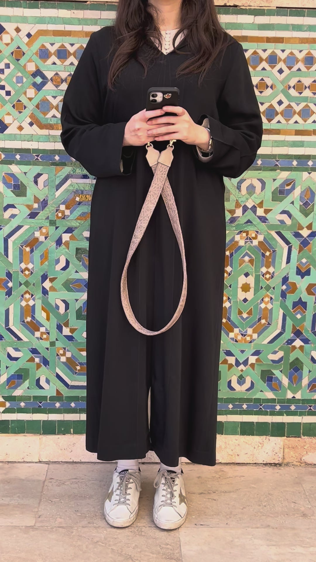 Vidéo bandoulière téléphone marocain