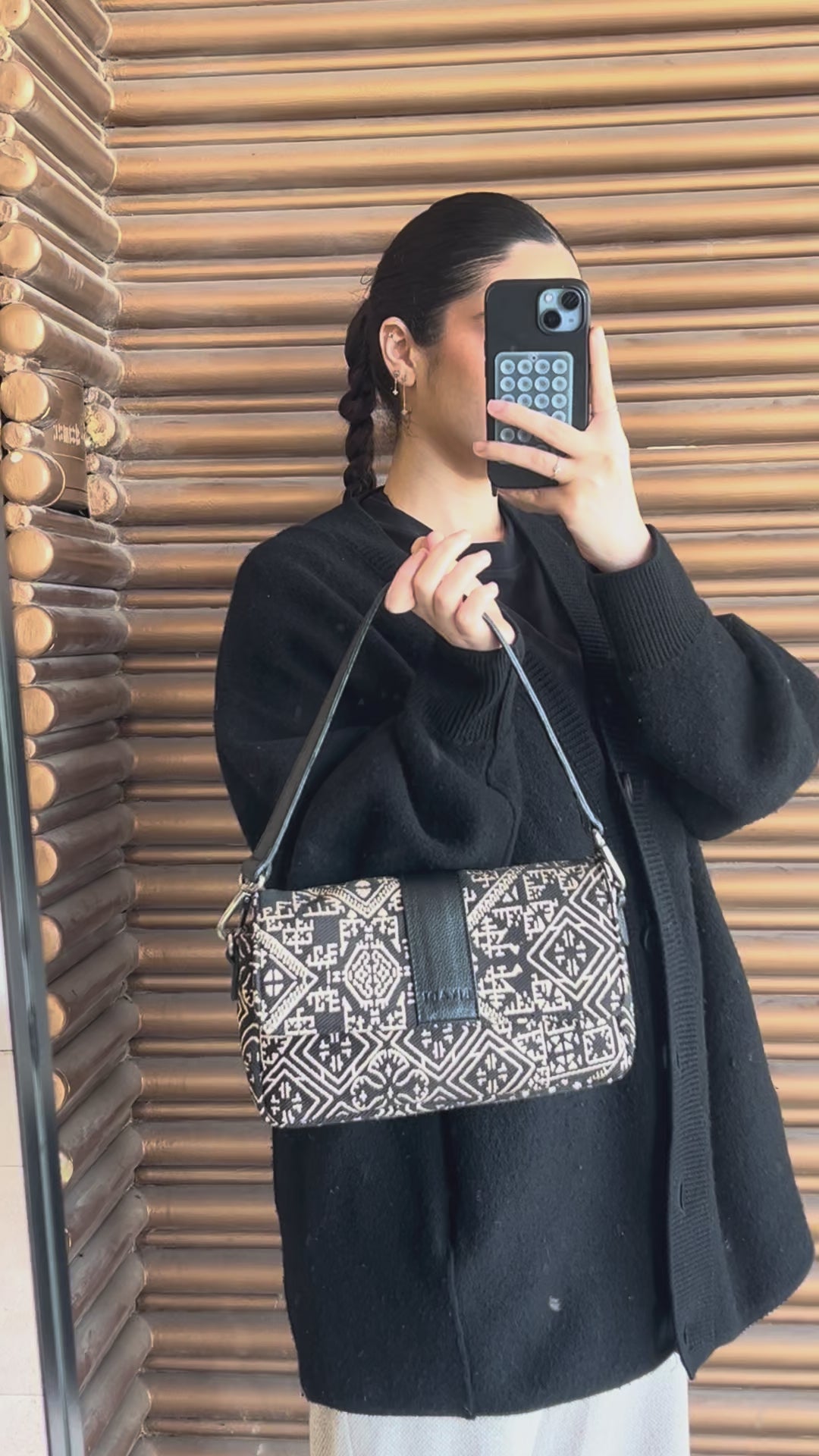 Vidéo Sac baguette porté