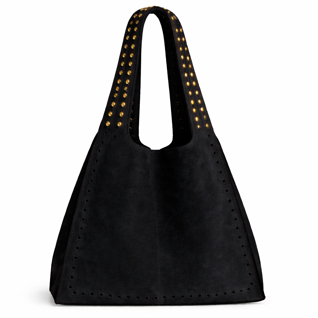 Derriere du sac Tote Kech en daim noir et tissu tissé marocain, grand cabas femme avec détails cloutés dorés et poche extérieure assortie, création Biyadi Collection.