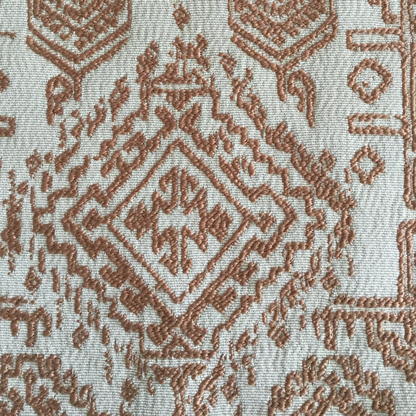 Tissu géométrique berbère en relief , motifs losanges ethniques .