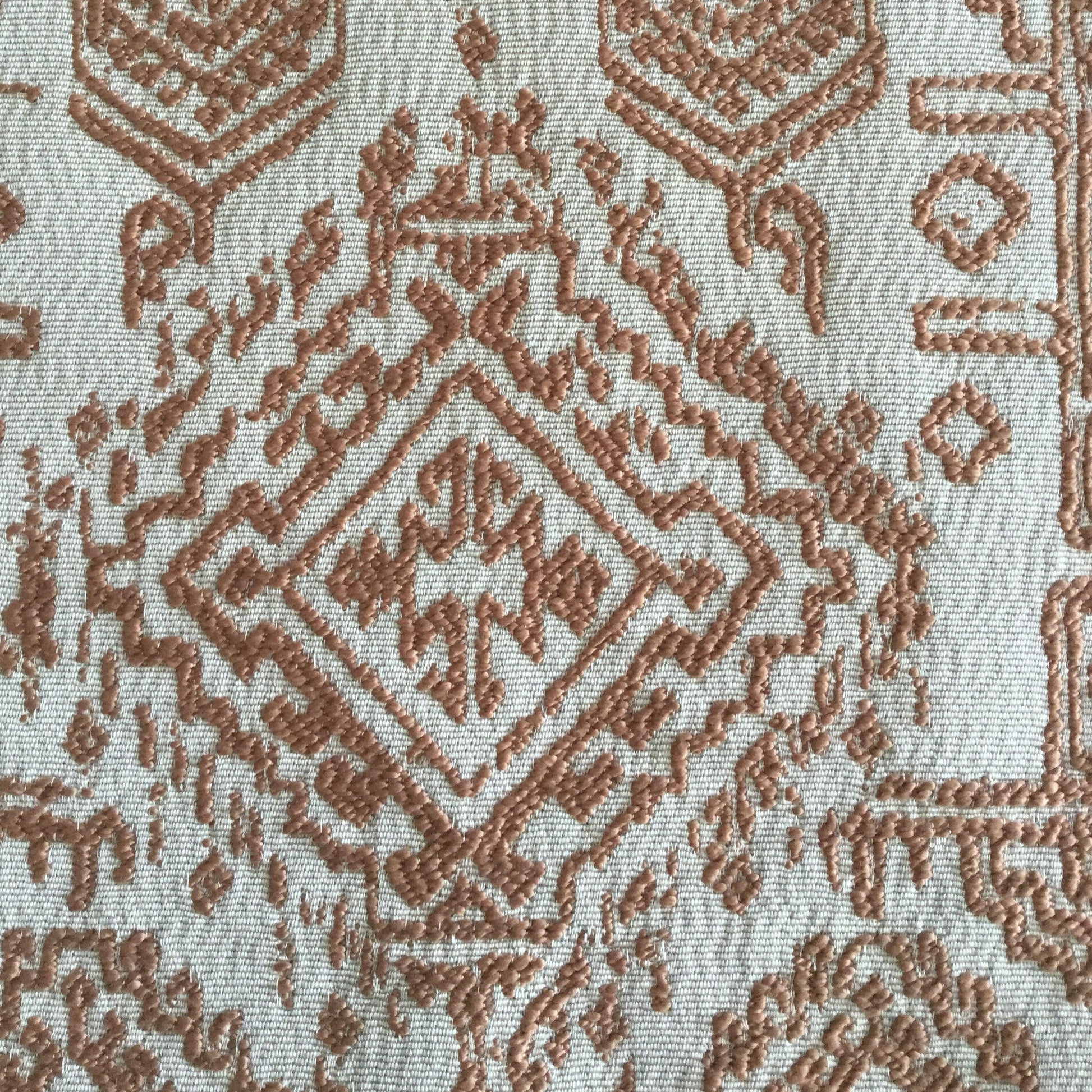 Tissu géométrique berbère en relief , motifs losanges ethniques .