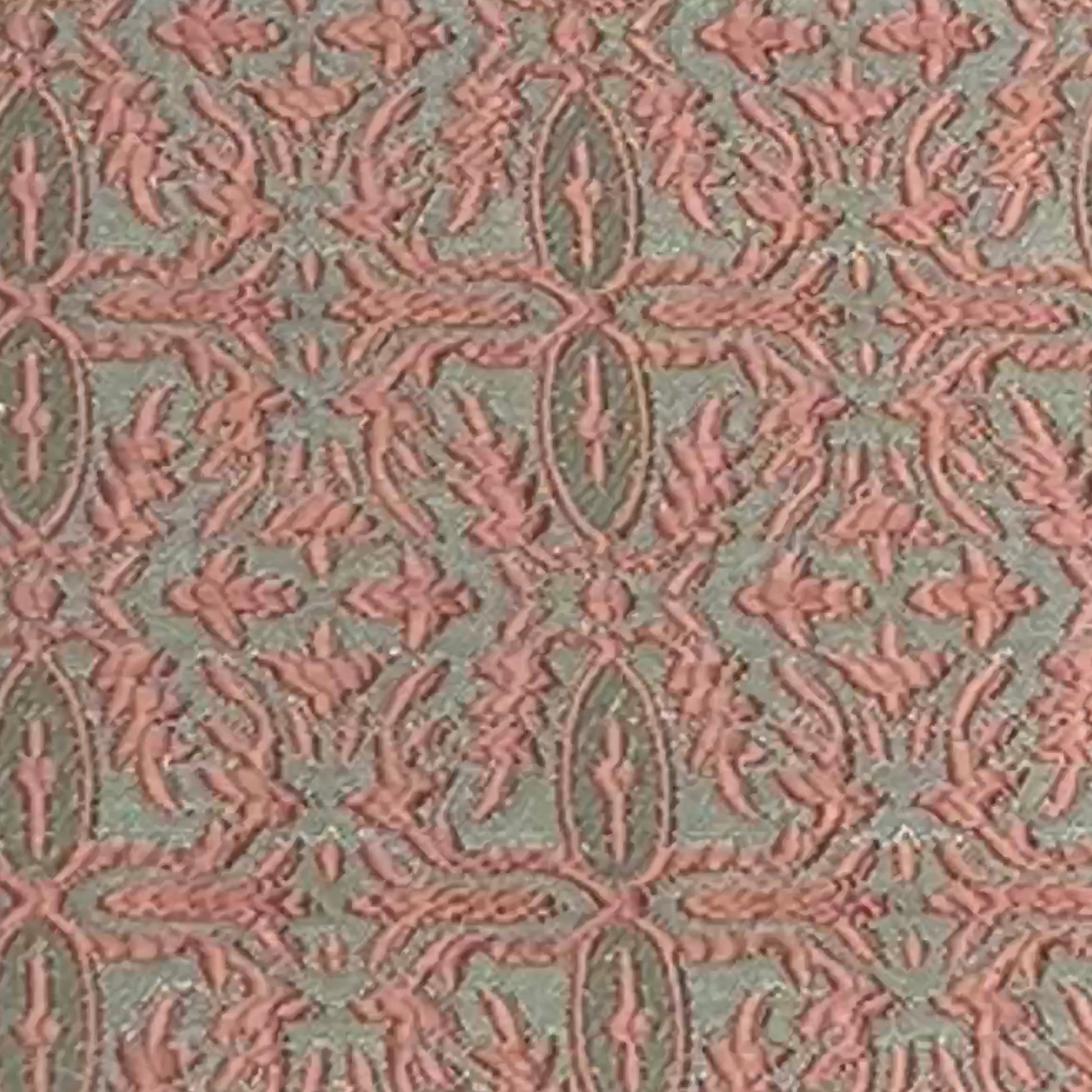 Tissu d’ameublement oriental saumon  tissé en relief avec un motif raffiné ton sur ton. Idéal pour salons marocains, coussins, rideaux et décoration intérieure élégante.