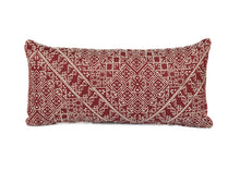 Load image into Gallery viewer, Coussin décoratif marocain en tissu effet brodé rouge
