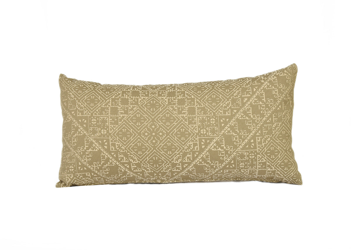 Coussin décoratif marocain en tissu effet brodé taupe