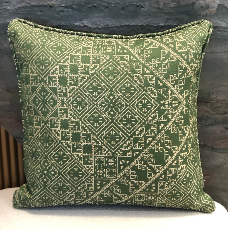 Coussin décoratif intemporel en tarz vert 50x50cm