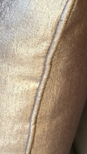 Charger l&#39;image dans la galerie, Coussin décoratif rectangulaire chic bronze
