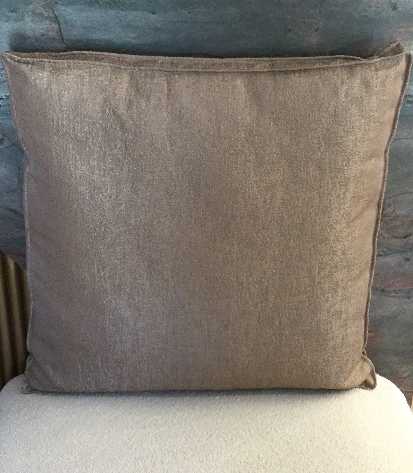 Coussin décoratif carré taupe