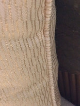 Cargar imagen en el visor de la galería, Coussin décoratif à motif géométrique doré 50x50cm
