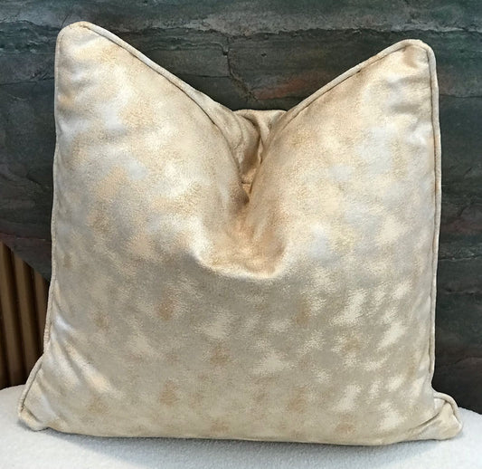 Coussin décorataif doré