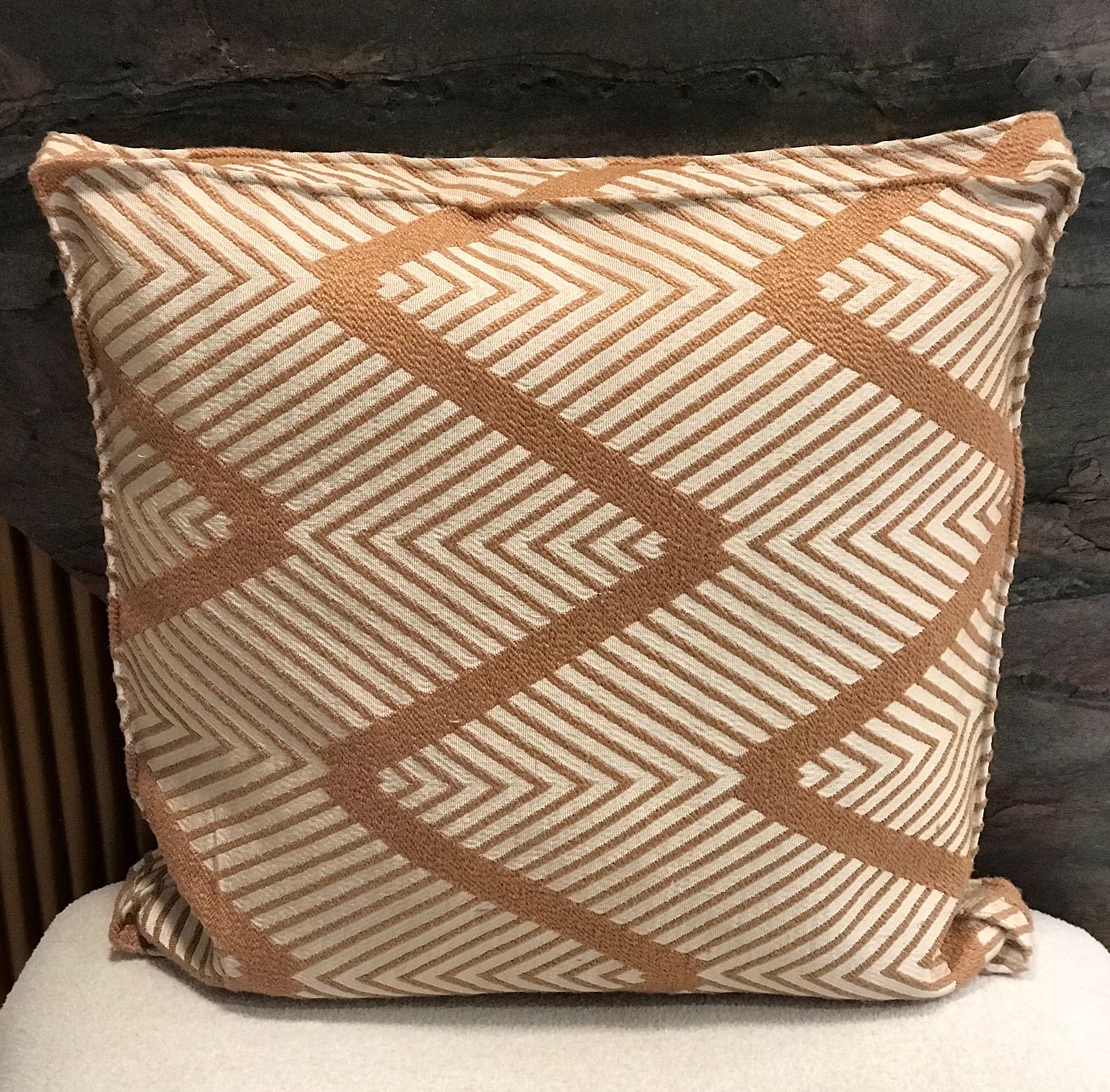 Coussin décoratif zigzag grand motif