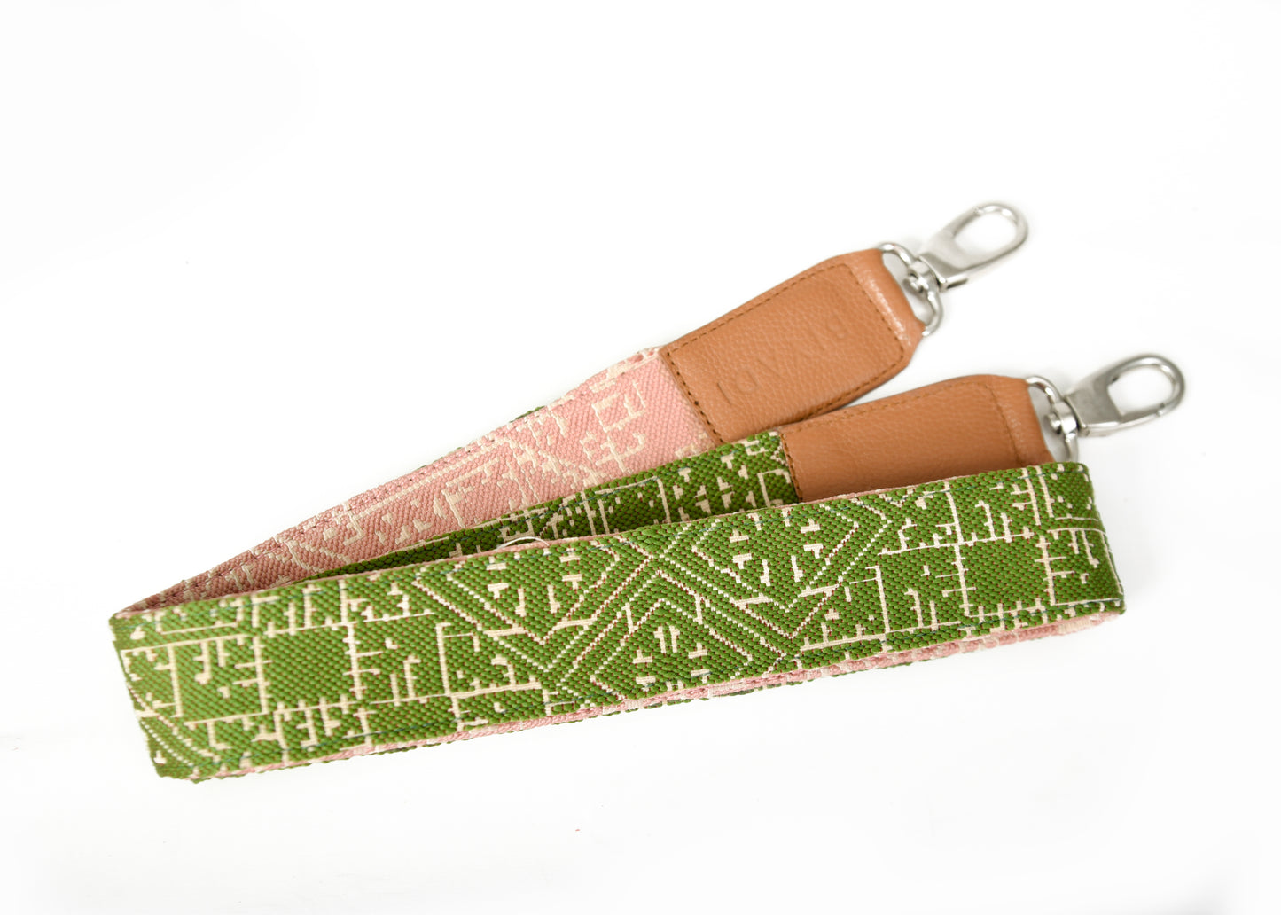 Bandoulière double face en tissu Tarz vert et rose tissé au Maroc avec mousquetons métalliques – Biyadi Collection